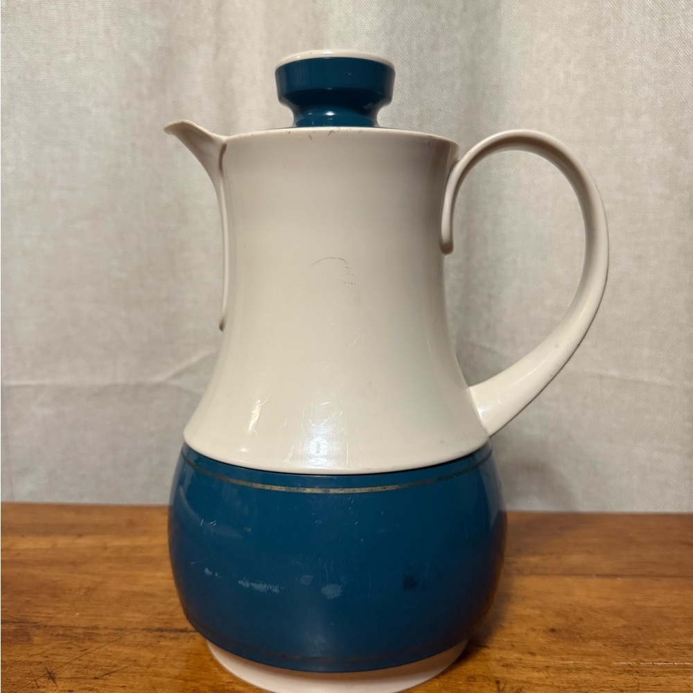 Vintage Thermos Pitcher #570 Plastic&Insulated Glass- Hot/Cold - Twist Off Lid